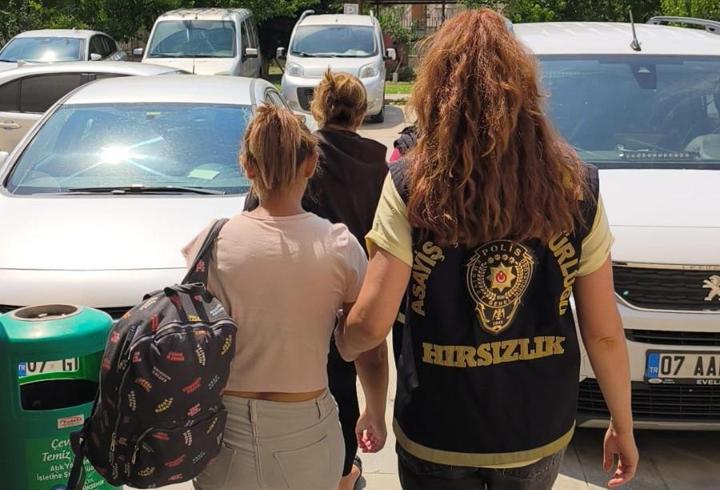 Tramvayda cüzdan çalan 2 şüpheli tutuklandı