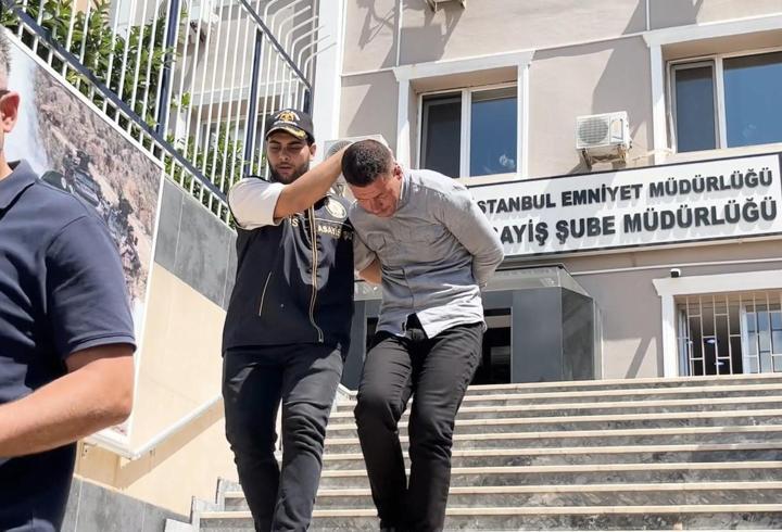Fatih'te camiide 450 bin liranın bulunduğu çantayı çalan şüpheli yakalandı