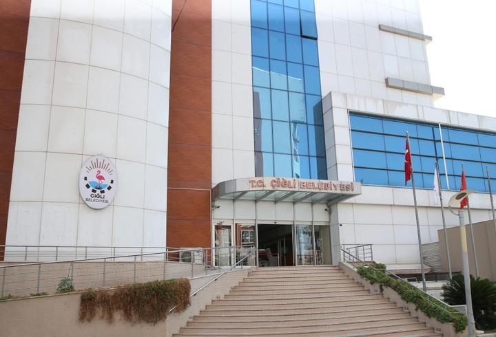 Belediye başkanının park halindeki makam aracına silahlı saldırı; 1 gözaltı