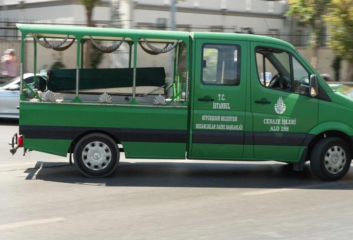 Eski Bakan Arif Ahmet Denizolgun’un mezarından çıkarılan örnekler yeniden kabrine konuldu