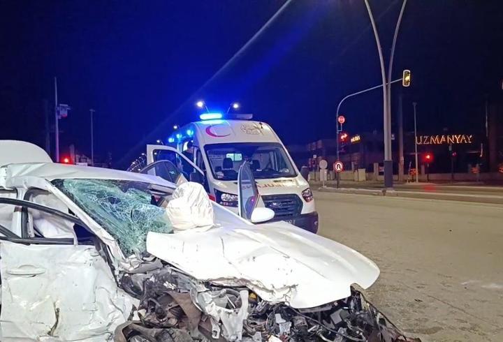 Bursa'da otomobil ile cip çarpıştı: 2 ölü, 2 yaralı