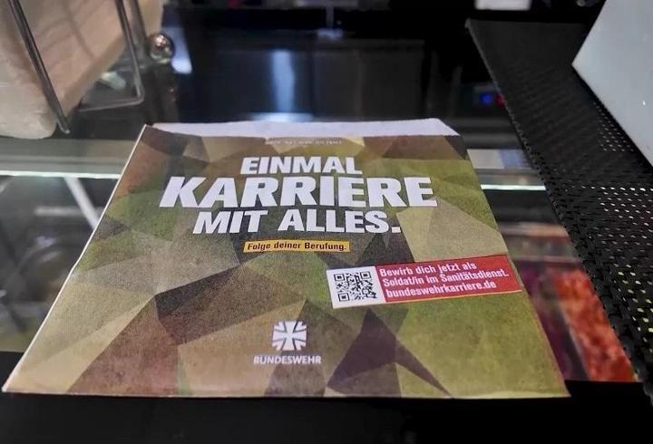 Almanya'da 'dönerle' asker topluyorlar