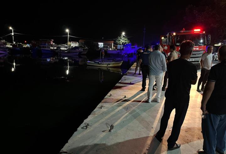 Samsun’da park halindeki otomobil denize düştü