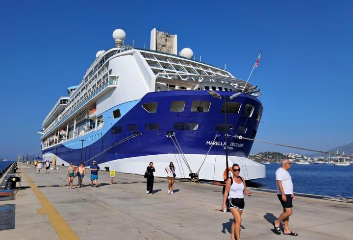 Bodrum’a kruvaziyerle 1813 turist geldi