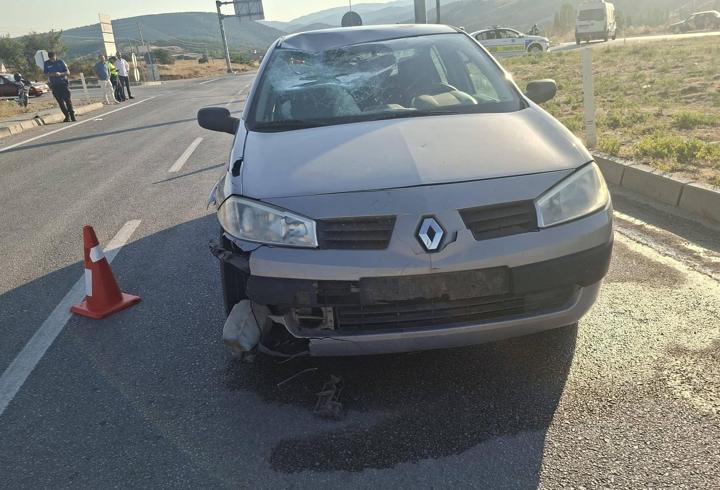 Otomobille çarpışan elektrikli bisiklet sürücüsü öldü