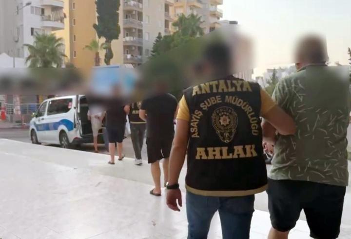 Fuhuş operasyonunda 14 mağdur kadın kurtarıldı, 3 tutuklama