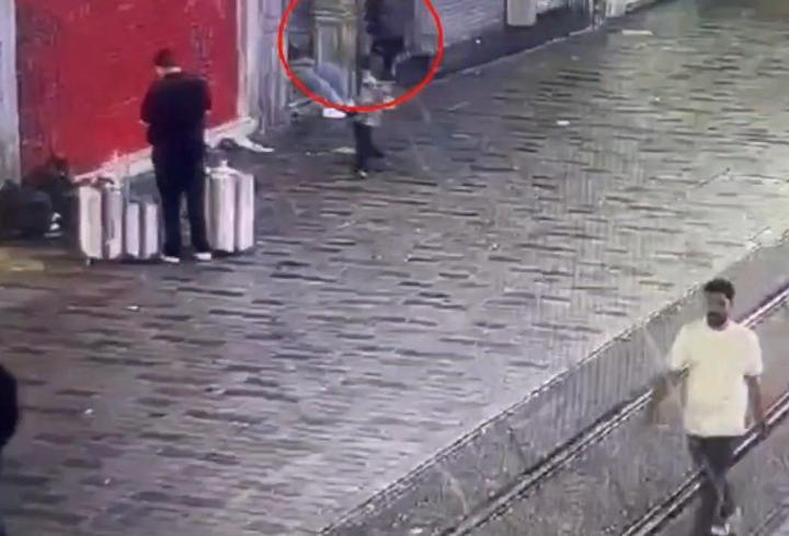 Beyoğlu’nda uyuyan kişinin cep telefonunu çalan şüpheli yakalandı