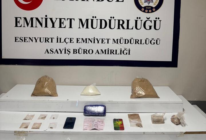 Esenyurt'ta 'zula' evine operasyon: 7 kilo 470 gram uyuşturucu ele geçirildi