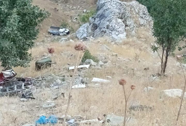 Kamyonet uçuruma yuvarlandı; sürücü atlayarak kurtuldu