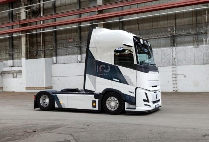 Volvo Trucks'tan 100. Yıla Özel Model Geldi