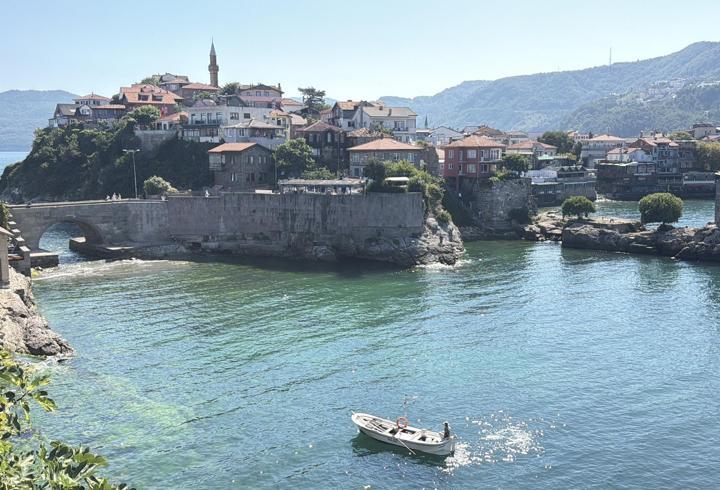 6 bin 600 nüfuslu Amasra'ya 8 ayda 1 milyon turist geldi
