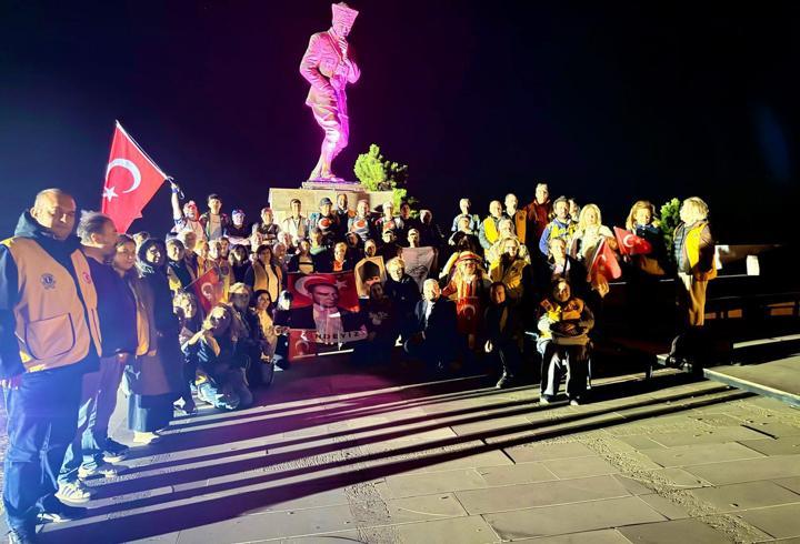 Dağcı sporculardan Kocatepe’ye Zafer yürüyüşü
