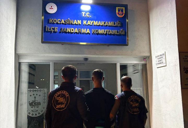 Kayseri'de uyuşturucudan 19 yıl hapis cezasıyla aranan firari hükümlü yakalandı