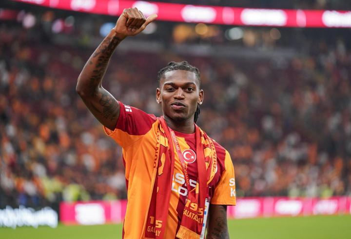 Galatasaray, Rafael Leao'nun maliyetini açıkladı! İşte maaşı...