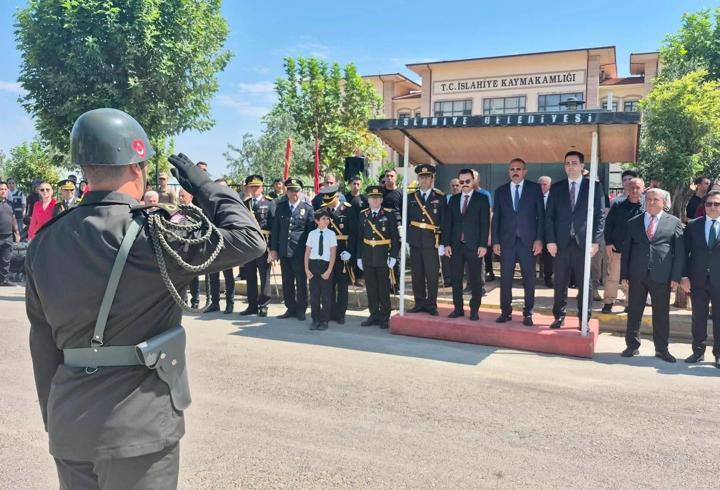 Gaziantep'in ilçelerinde Büyük Zafer'in 104. yıl dönümü kutlanıyor