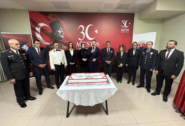 Erzurum, Ardahan ve Kars'ta 30 Ağustos Zafer Bayramı resepsiyonu düzenlendi