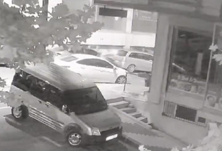 Arnavutköy'de iş yerine ateş açan 2 şüpheli yakalandı