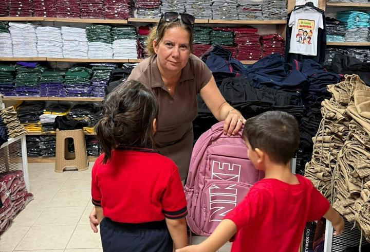 İzmirli hayırsever eğitim için köprü oluyor