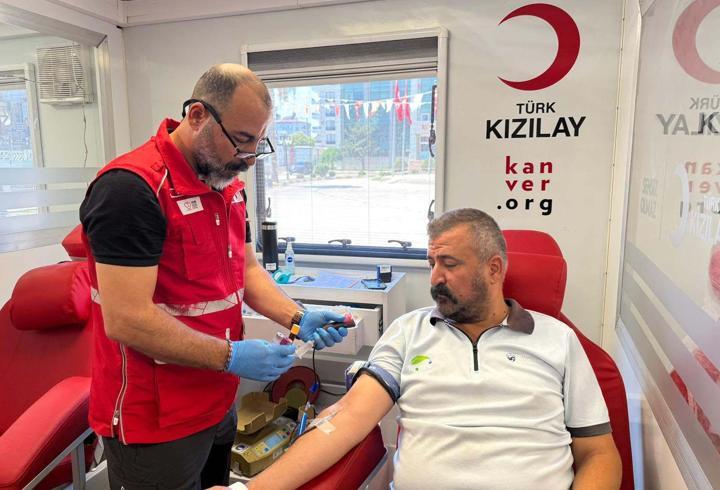 Mahalle muhtarının çağrısıyla 88 kişi kan, 2 kişi kök hücre bağışında bulundu