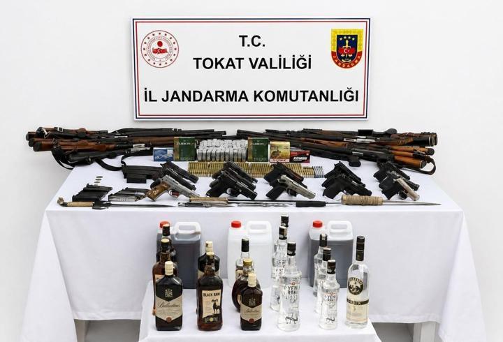 Tokat’ta silah ve kaçakçılık operasyonu: 14 gözaltı