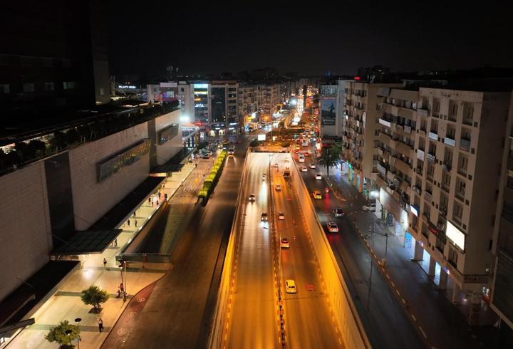 100. Yıl Caddesi'nde baştan sona yenileme çalışmaları sürüyor