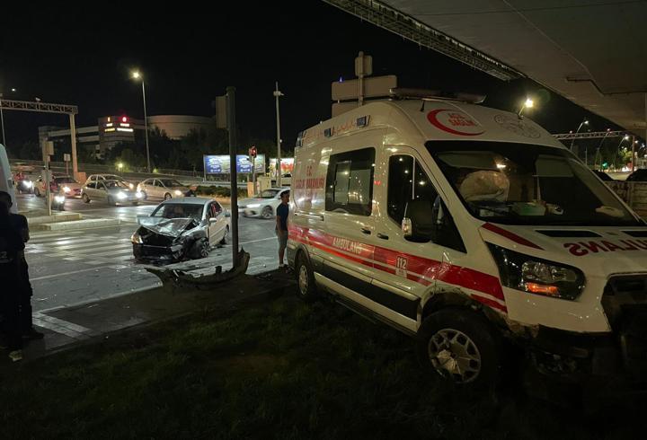 Kayseri'de ambulans ile otomobil çarpıştı; 6 yaralı