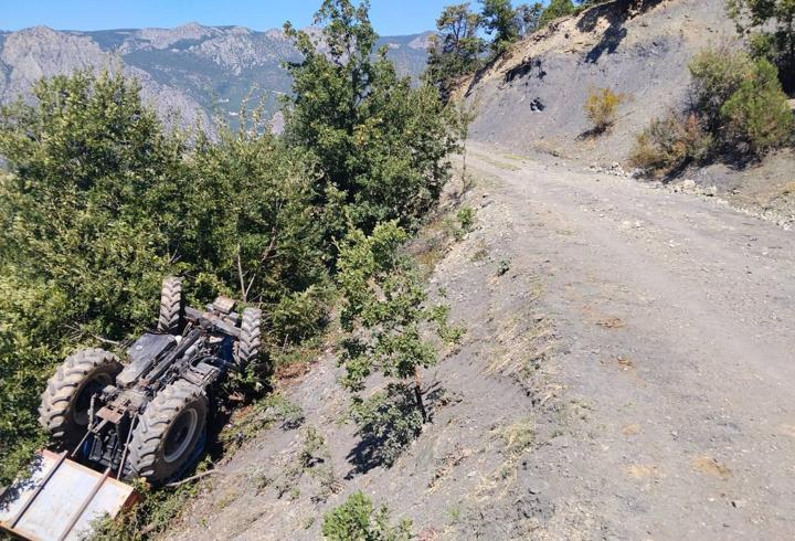 Amasya’da traktör şarampole yuvarlandı: 1 ölü, 3 yaralı
