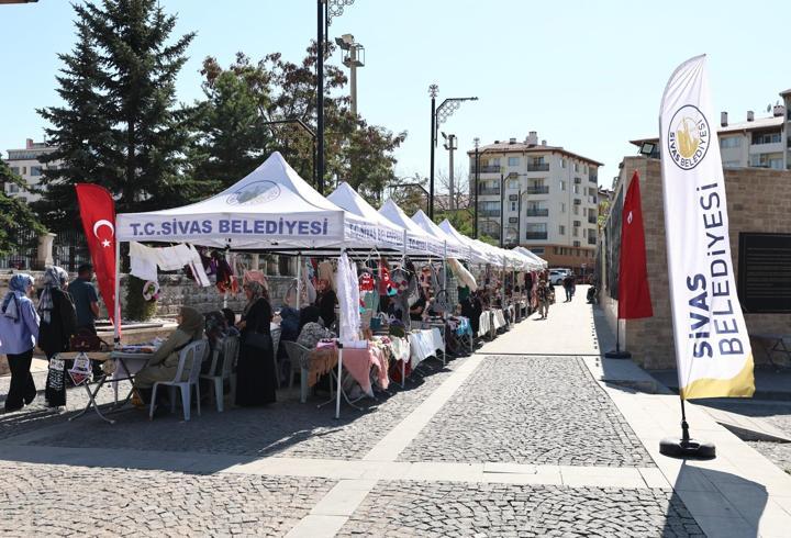 Sivas'ta Üretici Kadınlar Pazarı açıldı