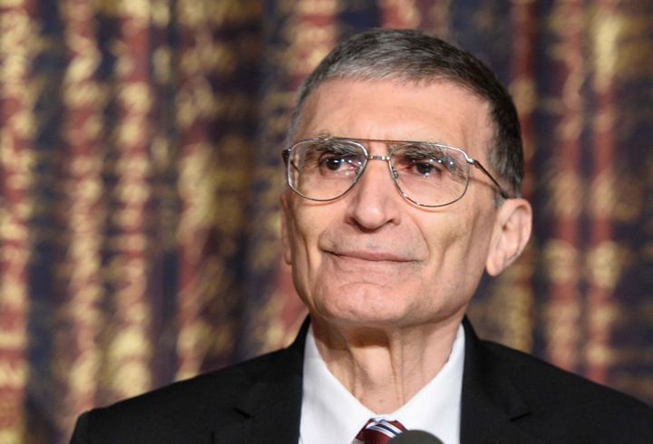 Azerbaycan’dan Nobel ödüllü Türk bilim insanı Aziz Sancar’a "Şöhret Nişanı"