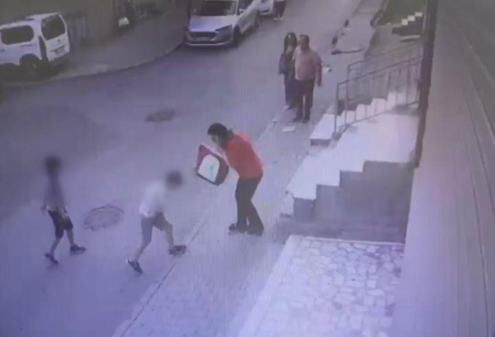 Küçükçekmece'de 1'i çocuk 2 kişinin yaralandığı silahlı kavga kamerada