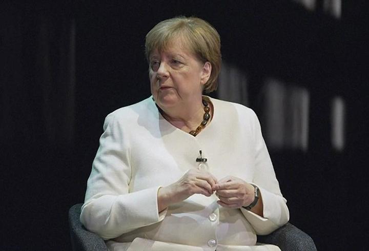Merkel: AfD'nin başarısı şok edici, kalbim kan ağlıyor