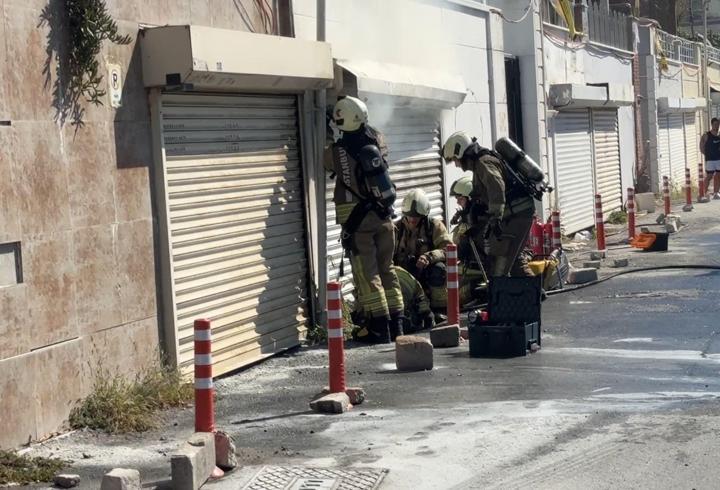 Avcılar'da depo olarak kullanılan garajda yangın