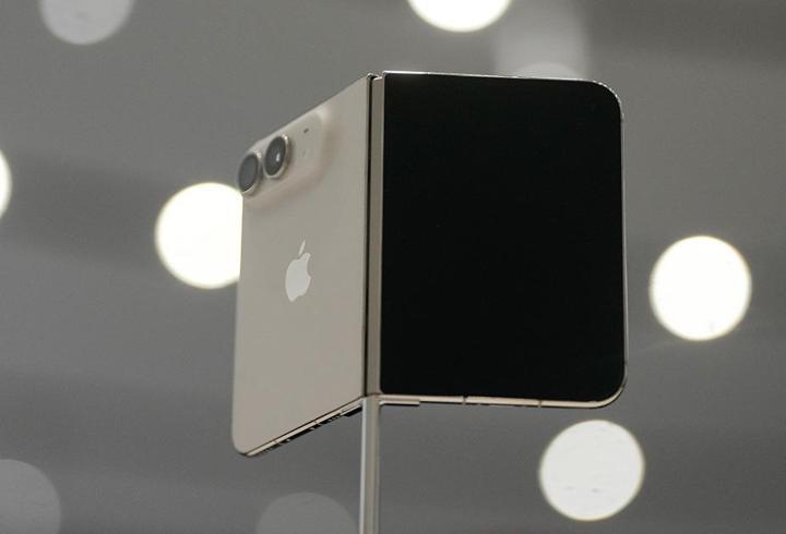 Apple’ın ilk katlanabilir telefonu iPhone DUO görücüye çıktı! Fiyatı belli oldu