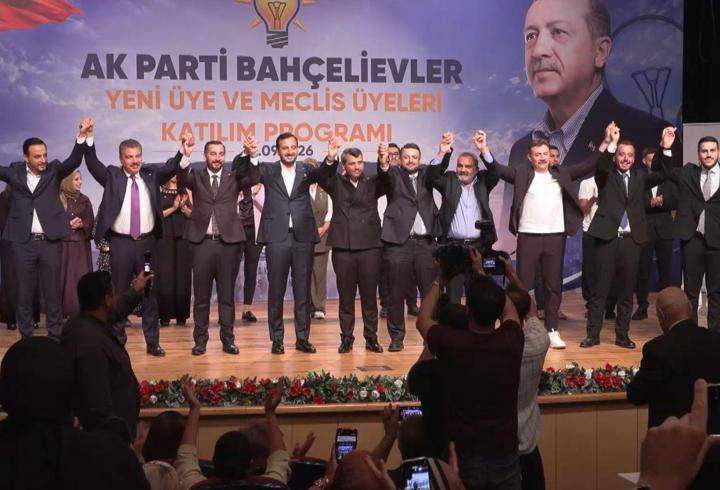 Bahçelievler'de CHP’li 3 meclis üyesi AK Parti'ye geçti
