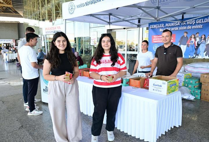Manisa'da öğrencilere 'Hoş geldin' karşılaması