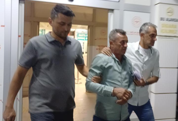 Parkta karşılaştığı husumetlisini bıçakla ağır yaraladı