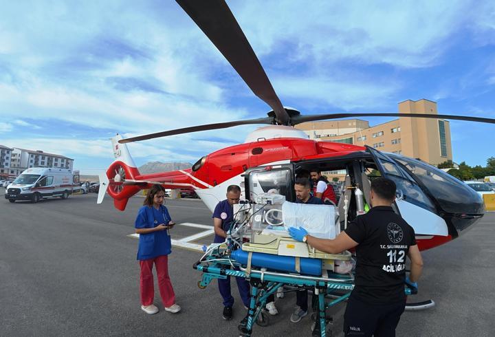 Kalp rahatsızlığı bulunan 1 günlük bebek, helikopter ambulansla Van’a sevk edildi