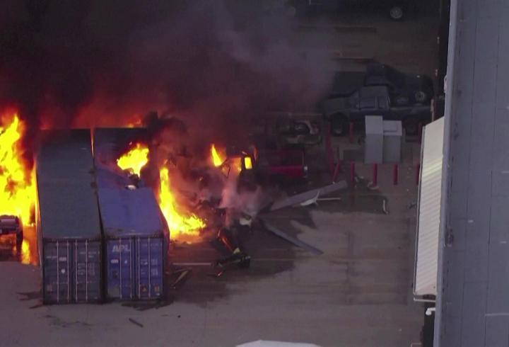Los Angeles'ta facia! Haber takibi yapan helikopter düştü: 3 ölü...