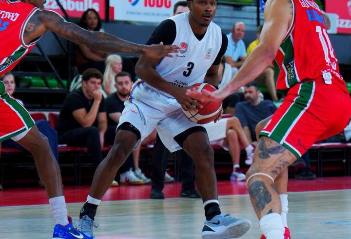 Karşıyaka özel maçta Petkimspor'a mağlup
