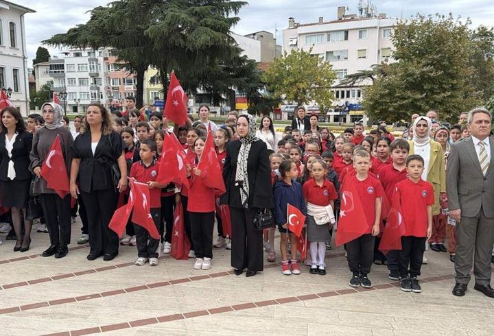 Tekirdağ'da İlköğretim Haftası törenle kutlandı