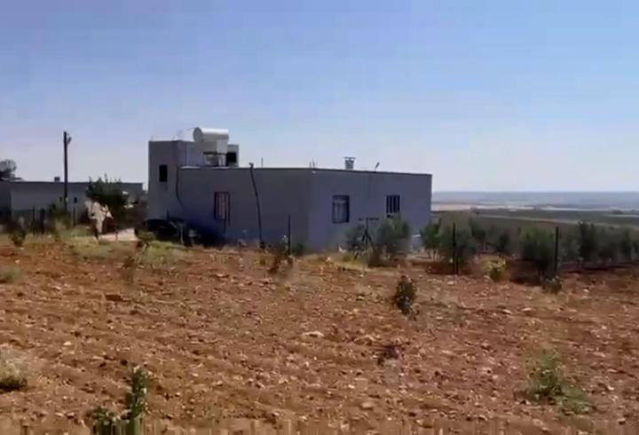 Kadını ağlarken görüp dolandırıldığını öğrenen polis, şüphelileri başka birini dolandırırken yakaladı
