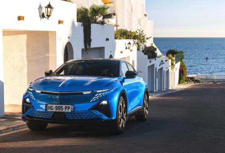 Alpine servisleri genişliyor