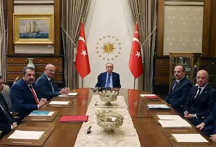 Cumhurbaşkanı Erdoğan, Ankara heyetini Külliye'de kabul etti