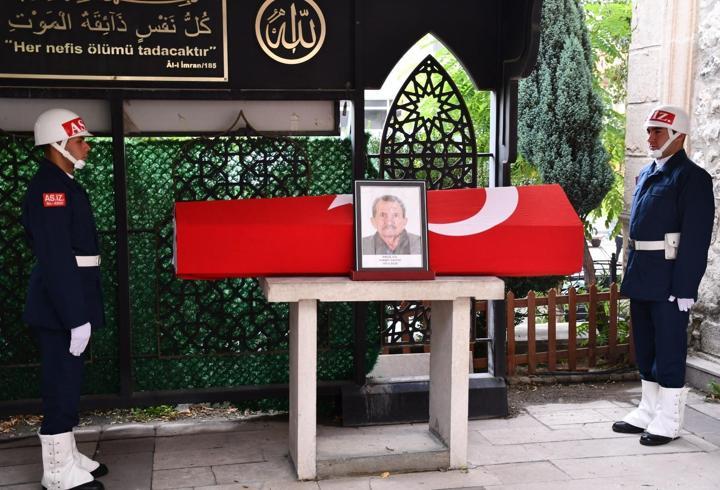 Kütahya'da vefat eden Kıbrıs gazisi Halil Çil son yolculuğuna uğurlandı