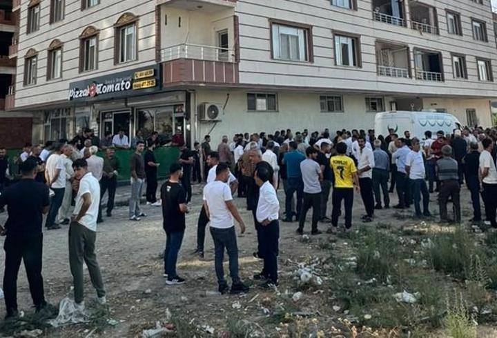 Eşi ve 2 çocuğunu öldürüp, intihar etti