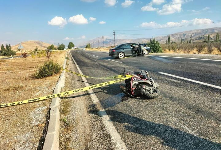 Otomobil ile çarpışan motosikletin sürücüsü öldü