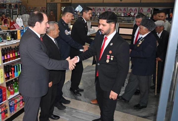 Gazi ve şehit aileleri yemekte biraraya geldi