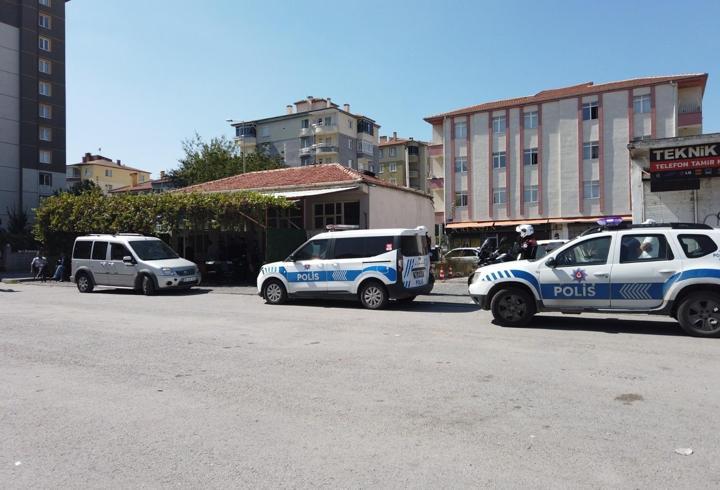 Kıraathane çalışanı, husumetlisini tüfekle ağır yaraladı