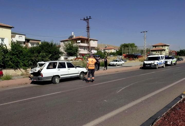 Kayseri’de TIR ile otomobil çarpıştı: 2 yaralı
