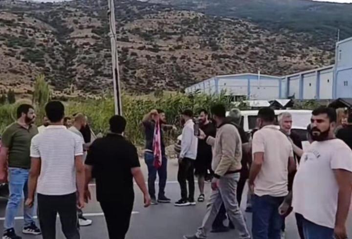 Yeşilyurt köylüleri kavşağın ışıklandırılmasını isteyip yol kapattı